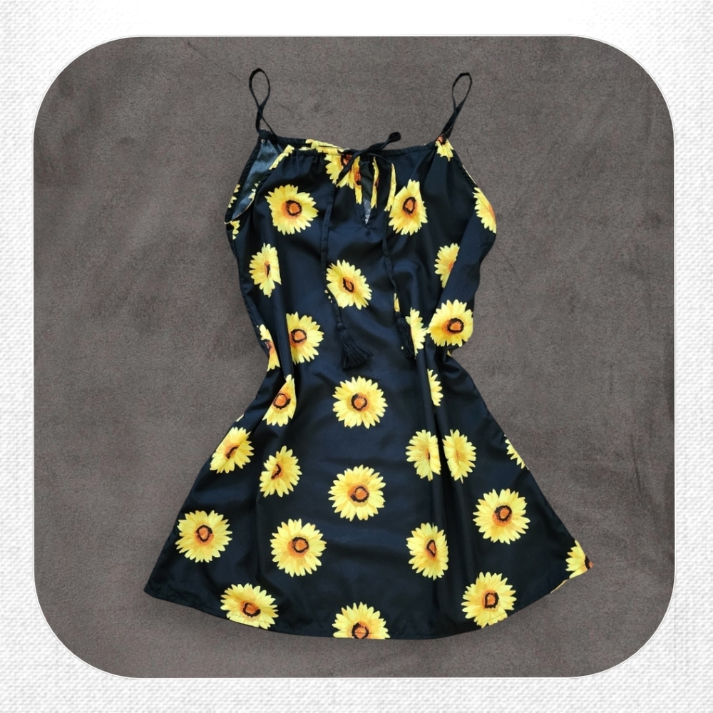 🆕️ Black/Yellow Sunflower Dress, Women's Small [NWT!]